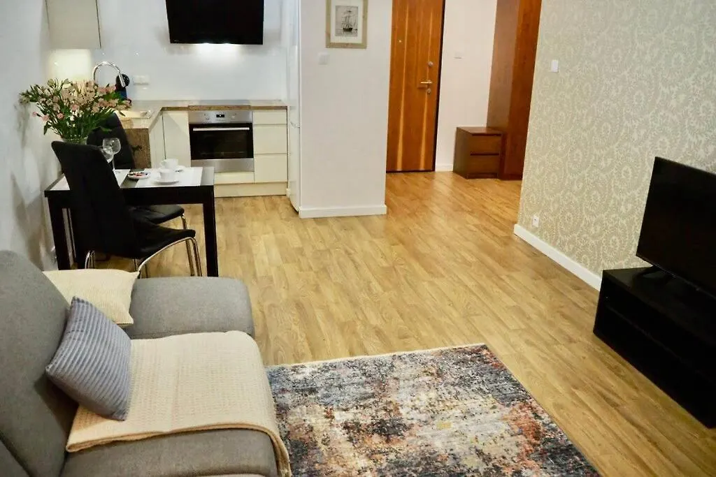 Sunny Apartment In Wilanow Close Town Hall, Palace contacts